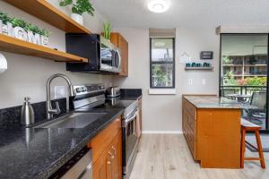 Gallery image of Kona Makai 3-203 in Kailua-Kona