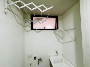 Bilik mandi di Apto Macondo La Candelaria +23 gambar