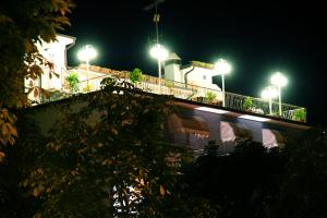 Fotografie z fotogalerie ubytování Hotel Ristorante Commercio v destinaci Salò