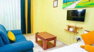 TV a/nebo společenská místnost v ubytování Naivasha Southlake apartments