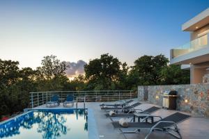 Bazén v ubytování Wellness Villas, Kastellos nebo v jeho okolí + 42 fotografií