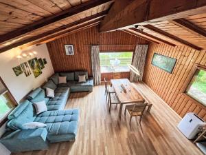 Posezení v ubytování Holiday Home Häuschen am Waldrand by Interhome + 28 fotografií