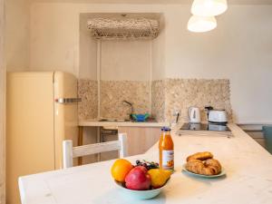 Dapur atau dapur kecil di Apartment Rubino by Interhome