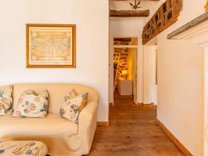 Ruang duduk di Apartment Smeraldo by Interhome