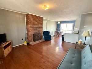 Et tv og/eller underholdning på Cottage 14- Lees Ford Marina