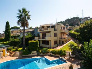 Πισίνα στο ή κοντά στο Villa a Scafa con Vista Mozzafiato