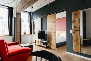 Staycity Aparthotels Leipzig City Centre的电视和/或娱乐中心