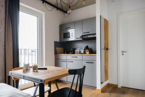 Staycity Aparthotels Leipzig City Centre的厨房或小厨房