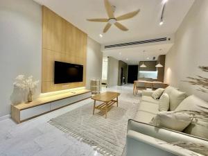Foto Kuala Lumpuris asuva majutusasutuse 伊顿Eaton Residences 双子塔旁 无边银河泳池 五星民宿 坐揽无敌夜景 便捷行李寄存 galeriist