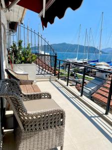 En balkong eller terrass på Gustasuit deniz manzaralı no 3