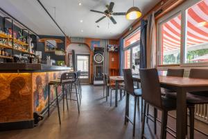 勒斯宾酒店餐厅或其他用餐的地方