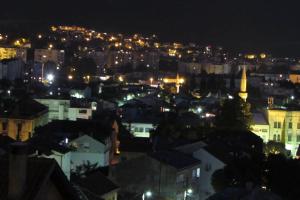Nespecifikovaný výhled na destinaci Mostar nebo výhled na město při pohledu z penzionu