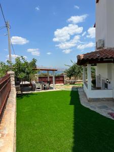 Zahrada ubytování Selinia Villa Nikos Gianna
