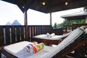 Fotografija v galeriji nastanitve Piton Villa Deck v mestu Soufrière