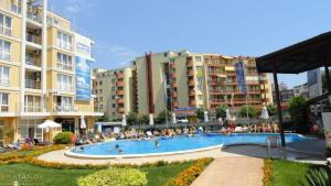 Πισίνα στο ή κοντά στο Reina Apart Flores Park