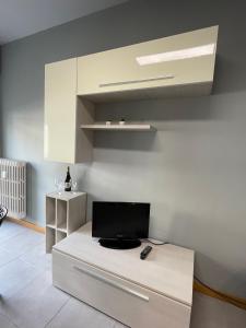 TV a/nebo společenská místnost v ubytování Spring Apartment