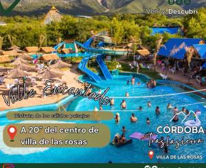 un anuncio para un parque acuático en un complejo en Casa bela energia en Villa Las Rosas