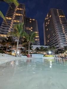 Πισίνα στο ή κοντά στο Azure North Residences BLisfully BALi18 +17 φωτογραφίες