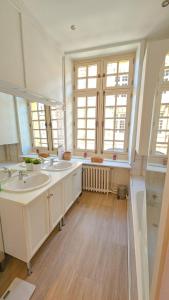 Koupelna v ubytování Grand Apt 130m2 vue place ducale
