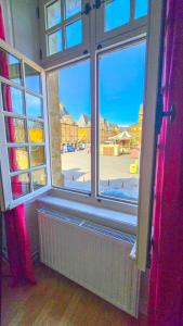 Fotografie z fotogalerie ubytování Grand Apt 130m2 vue place ducale v destinaci Charleville-Mézières