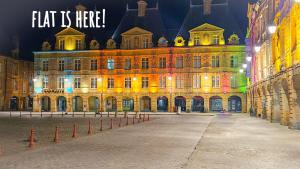 Fotografie z fotogalerie ubytování Grand Apt 130m2 vue place ducale v destinaci Charleville-Mézières + 7 fotografií