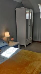 Postel nebo postele na pokoji v ubytování The Granary at Tinto Retreats, Biggar is a gorgeous 3 bedroom Stone cottage