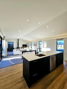 Gallery image of Spacious Family Home in Kirwee +25 photos