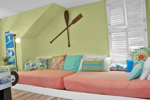 Posezení v ubytování Rehoboth Cottage by Pristine Properties Vacation Rentals