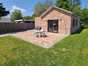 Zahrada ubytování Holiday Home in Zeeland near Sandy Beach
