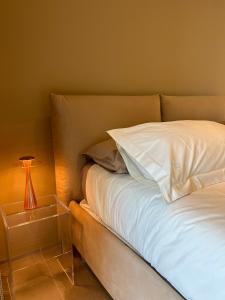 Postel nebo postele na pokoji v ubytování golden suites 2