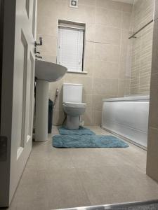 Koupelna v ubytování Room in Limerick
