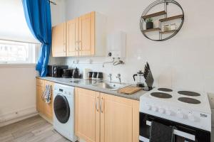 Gallery image of Seaside Studio 1 - Central location in Clacton-on-Sea +19 photos