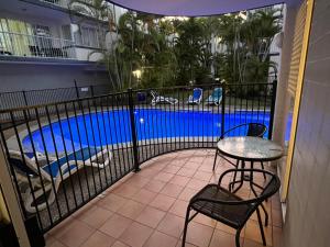 La alberca dentro o cerca de Mooloolaba Beach Side Escape