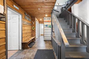 Fotografie z fotogalerie ubytování Happy Daze Big Space Near Village Lots of fun Hot Tub v destinaci Blue Mountains