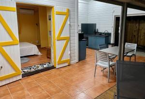 Posezení v ubytování La Ruche - Bungalow avec vue mer
