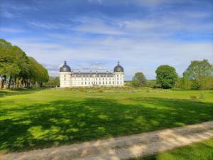 Vonkajšia záhrada v ubytovaní VILLA ESPERANZA Chambre de plain-pied, indépendante, proche Zoo de Beauval et Châteaux de La Loire
