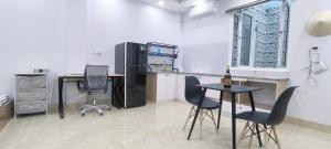 Televízia a/alebo spoločenská miestnosť v ubytovaní KTL Spacious Studio Thao Dien District 2