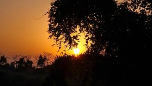 منظر شروق وغروب الشمس من the country house أو بالجوار