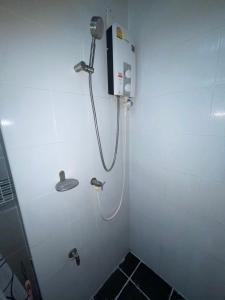 Ein Badezimmer in der Unterkunft D Condo Sukhumvit 109