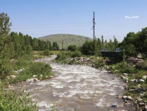 صورة لـ Adorable 3 bedroom house villa with mountain view and beautiful garden في Baytyk