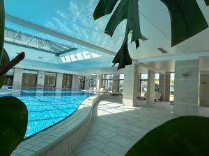 Bazén v ubytování Admiral Grand Hotel nebo v jeho okolí