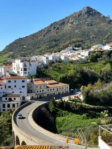 Nespecifikovaný výhled na hory nebo výhled na hory při pohledu z prázdninového domu