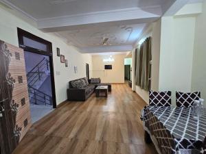 Et opholdsområde på 3 BHK in Krishna Nagar Lucknow LKO 201L