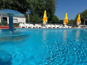 Bazén v ubytování Dalyan Nehir suit hotel nebo v jeho okolí