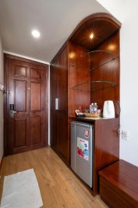 Η κουζίνα ή μικρή κουζίνα στο Thien Phu Logia Hotel