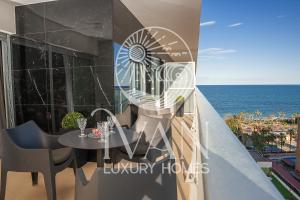 Rõdu või terrass majutusasutuses Casa Coral Ivan Luxury Homes 9ª Pta Sur 1ªLinea