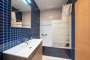 Koupelna v ubytování Beira Mar Sunny Patio + 12 fotografií