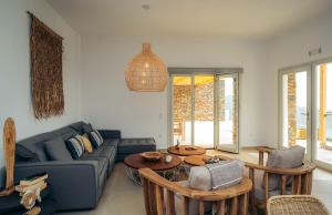 Гостиная зона в Melianthos Villas