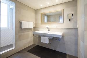 Bany a Hotel Schweizerhof Basel