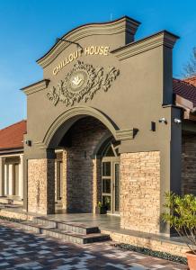 a building with the entrance to a galloway house at Chillout House in Sótony